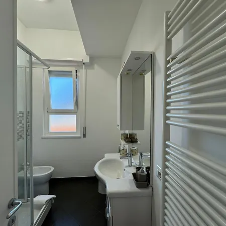 Bright And Residential With Terrace Apartamento